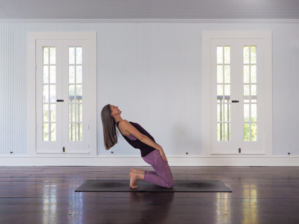 Camel Pose Ustrasana -Prep Step 1